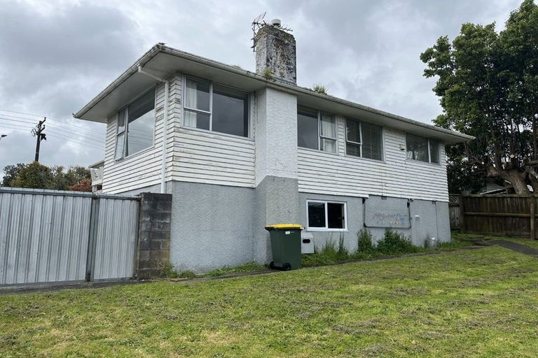 Photo of property in 3 Kendal Place, Merrilands, New Plymouth, 4312