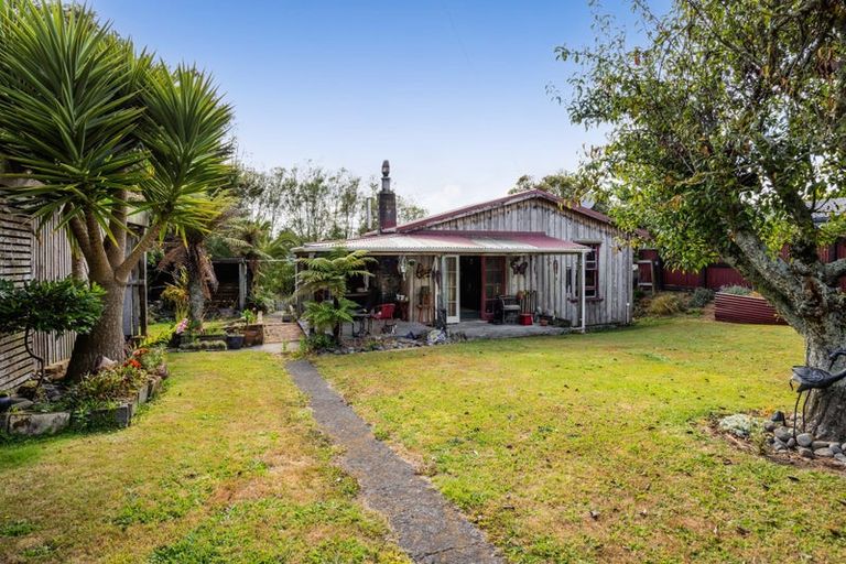 Photo of property in 65 Wallscourt Place, Normanby, Hawera, 4614