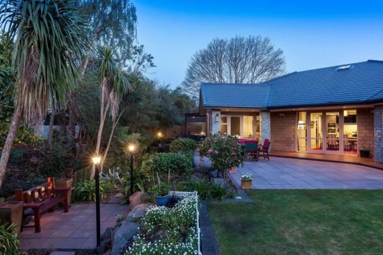 Photo of property in 15 Nightingale Place, Papanui, Christchurch, 8053