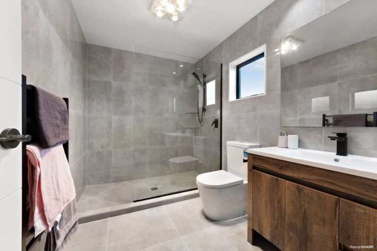 Photo of property in 16 Turret Lane, Hobsonville, Auckland, 0616