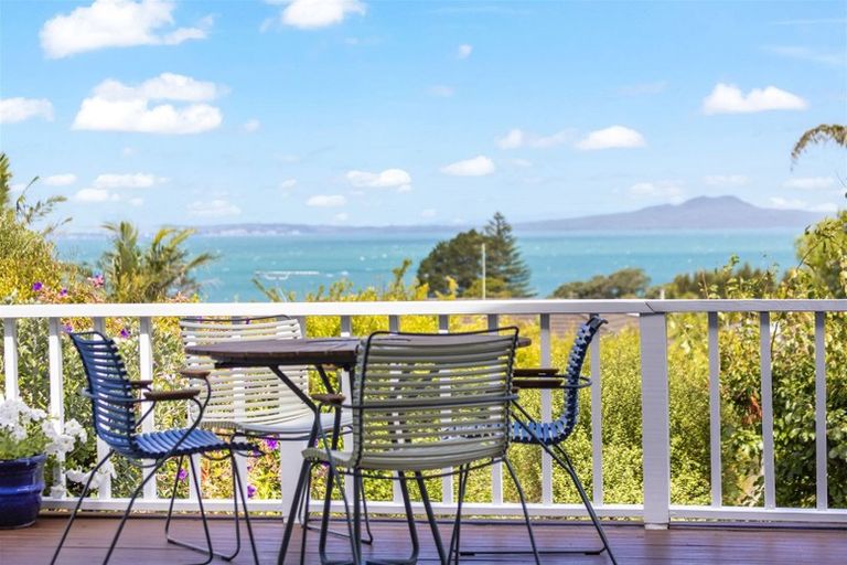 Photo of property in 1/3 Auld Street, Torbay, Auckland, 0630