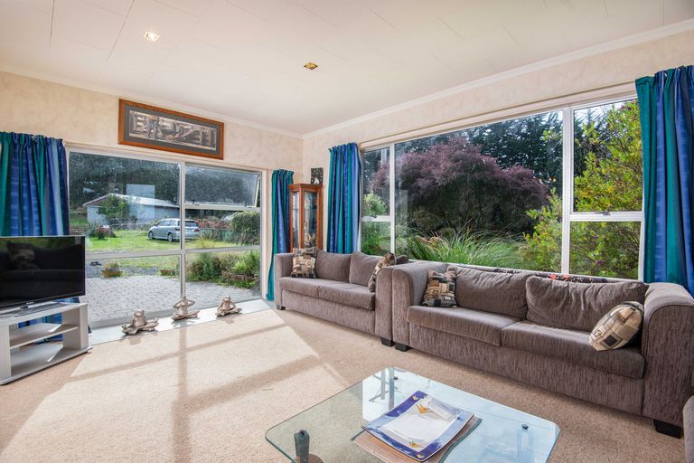 Photo of property in 110 Taieri Mouth Road, Kuri Bush, Brighton, 9091