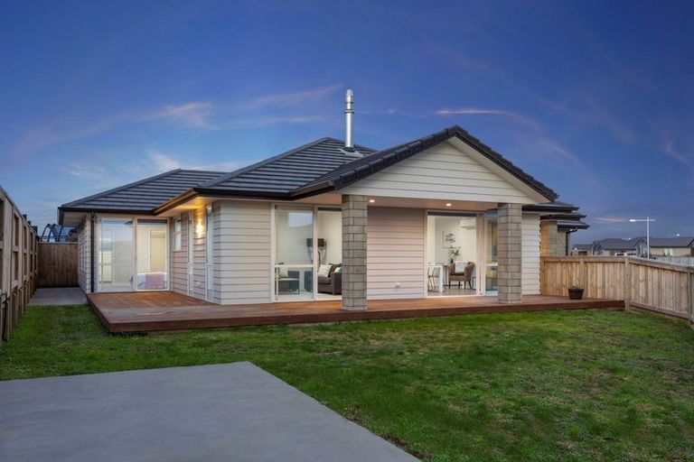 Photo of property in 1 Saddlers Way, Papamoa, 3118