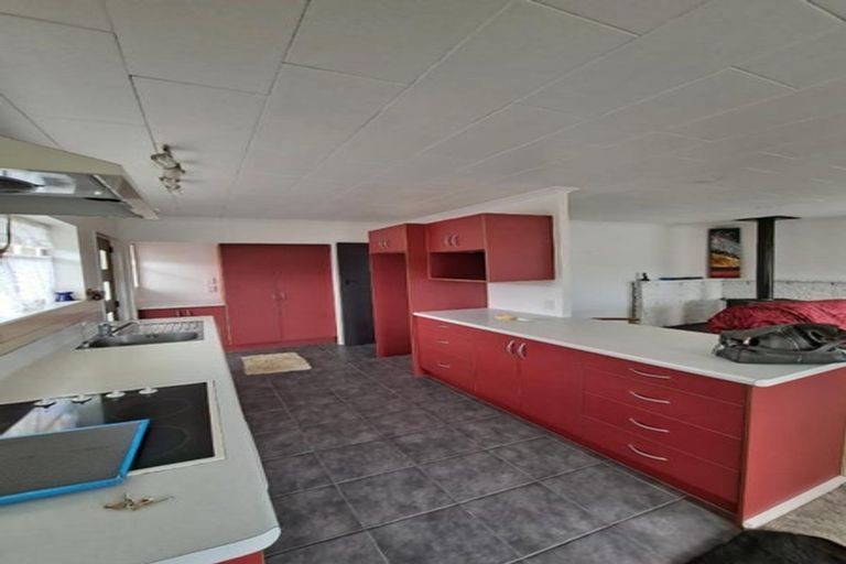 Photo of property in 81 Riversdale Drive, Merrilands, New Plymouth, 4312