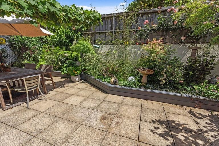 Photo of property in 2/20 Fifth Avenue, Tauranga, 3110