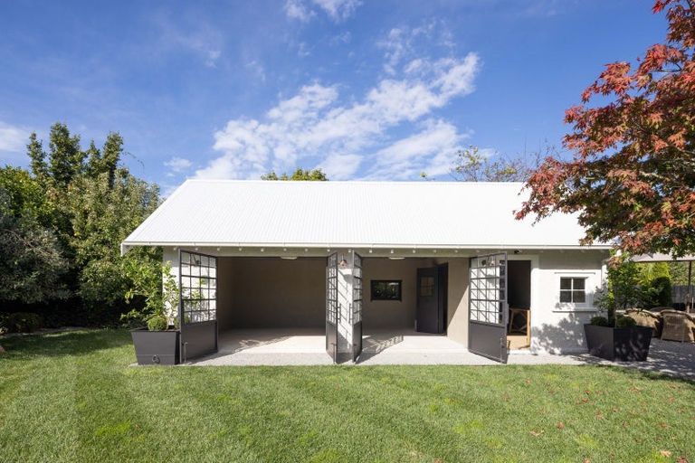 Photo of property in 98 Te Mata Road, Havelock North, 4130