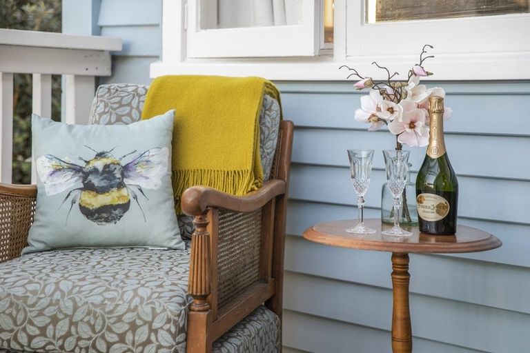 Photo of property in 90 Kelman Road, Kelston, Auckland, 0602