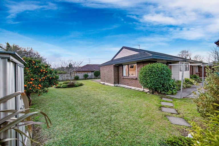 Photo of property in 2/32 Headcorn Place, Botany Downs, Auckland, 2010