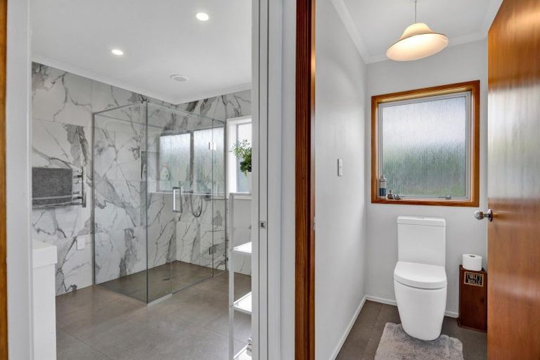 Photo of property in 6 Argyle Place, Highlands Park, New Plymouth, 4312