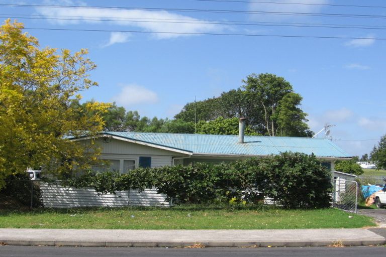 Photo of property in 17 Vanguard Road, Kelston, Auckland, 0602