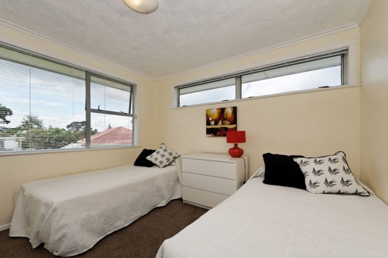 Photo of property in 22 Crompton Road, Massey, Auckland, 0614