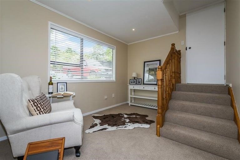 Photo of property in 2 Serrata Place, Browns Bay, Auckland, 0630