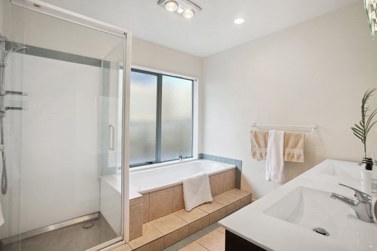 Photo of property in 3 Khaleel Place, Henderson, Auckland, 0612