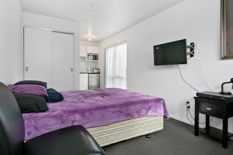 Photo of property in 2/7 Snead Place, Hamilton East, Hamilton, 3216