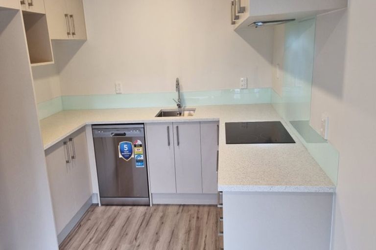 Photo of property in 1/15a Oates Road, Glen Eden, Auckland, 0602