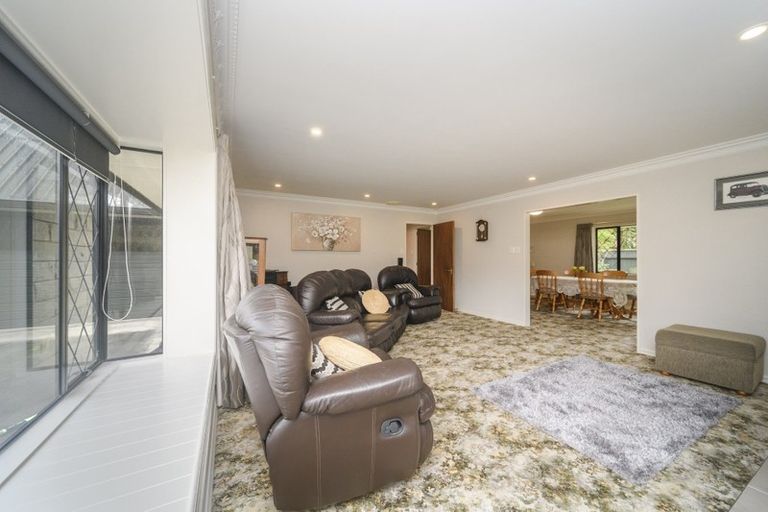 Photo of property in 18 Hanmer Place, Highbury, Palmerston North, 4412