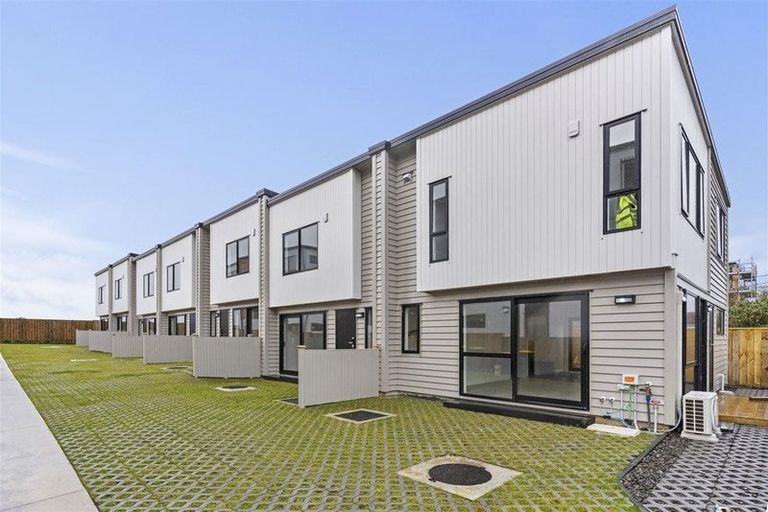 Photo of property in 4/62 Smythe Road, Henderson, Auckland, 0612