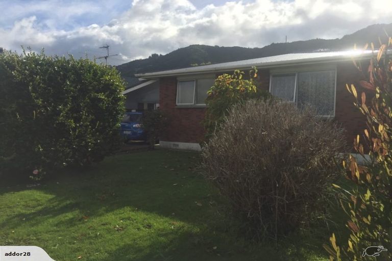 Photo of property in 98a Pasadena Crescent, Totara Park, Upper Hutt, 5018