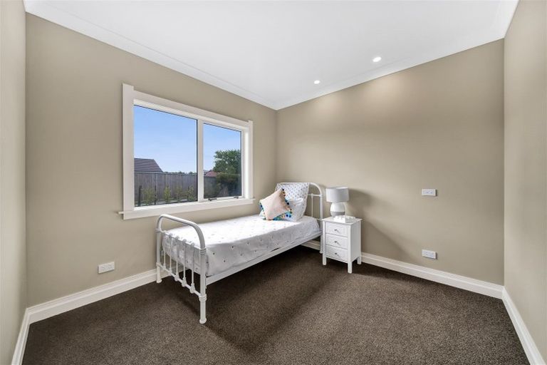 Photo of property in 25 Maple Crescent, Whalers Gate, New Plymouth, 4310