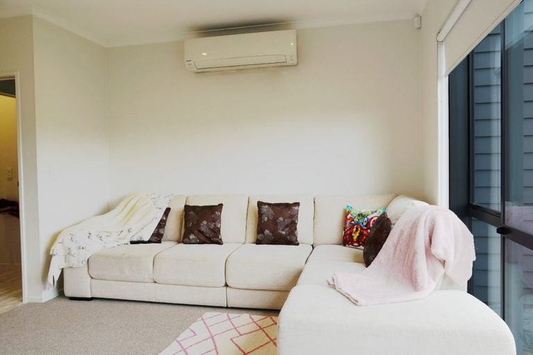 Photo of property in 13 Nganui Avenue, Takanini, 2112