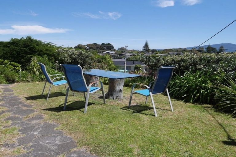 Photo of property in 25 Hemara Street, Waikanae Beach, Waikanae, 5036