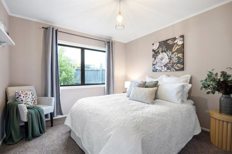 Photo of property in 5 Ruske Place, Grandview Heights, Hamilton, 3200