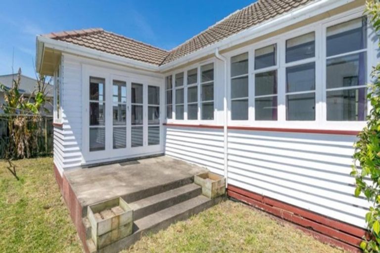 Photo of property in 102 Holland Road, Fairfield, Hamilton, 3214