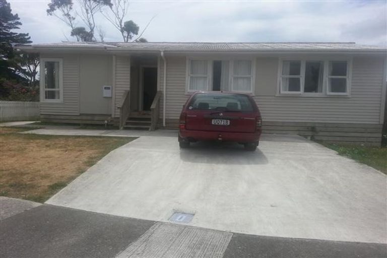 Photo of property in 28 Bellona Place, Cannons Creek, Porirua, 5024