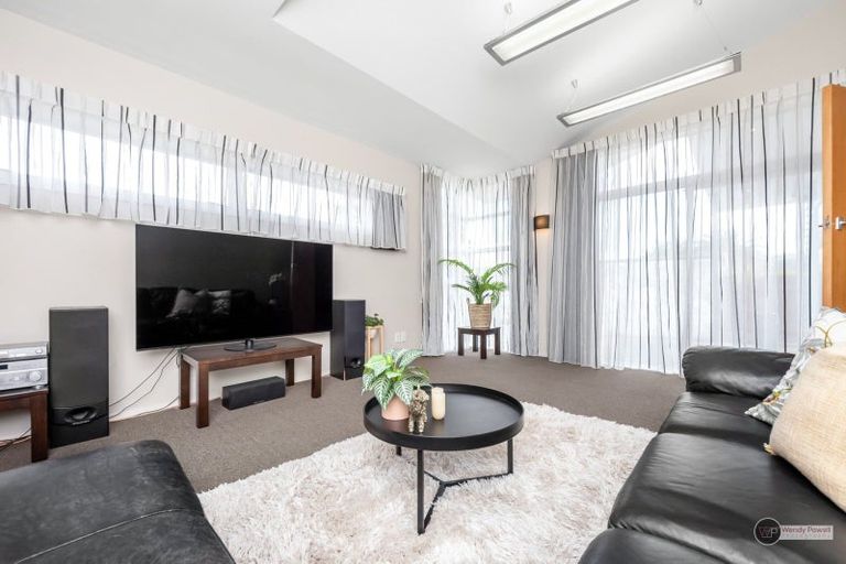 Photo of property in 79 Glen Road, Stokes Valley, Lower Hutt, 5019