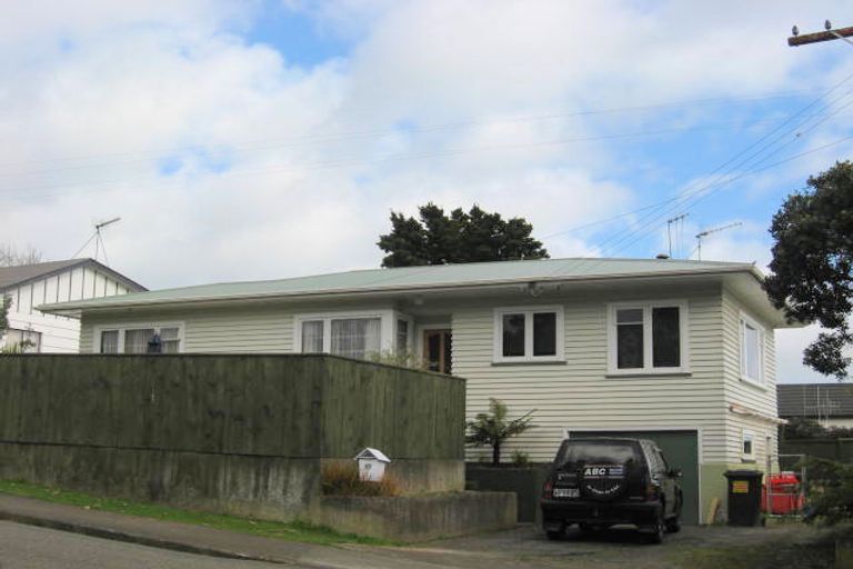 Photo of property in 17 Argyle Avenue, Levin, 5510