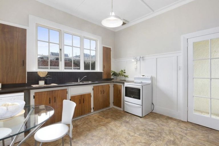 Photo of property in 1 Oakland Street, Andersons Bay, Dunedin, 9013