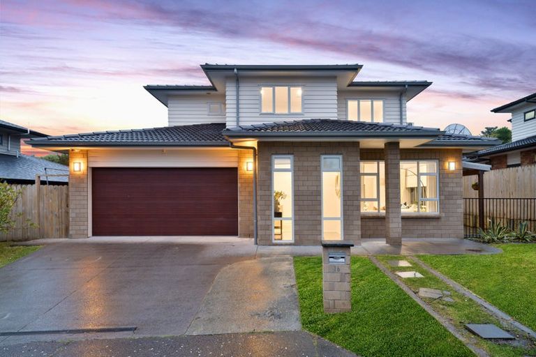 Photo of property in 16 Midhurst Avenue, Henderson, Auckland, 0612