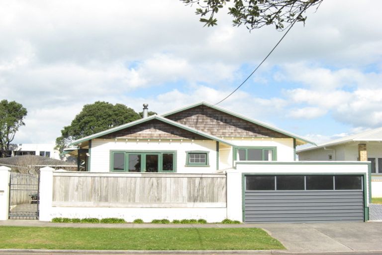 Photo of property in 14 Mclean Street, Strandon, New Plymouth, 4312