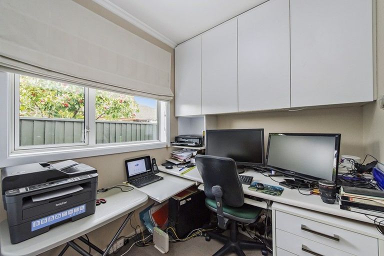 Photo of property in 4 Rachel Place, Avonhead, Christchurch, 8042