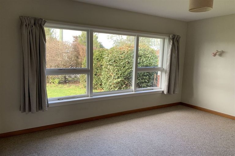 Photo of property in 8 Brent Place, Papanui, Christchurch, 8053