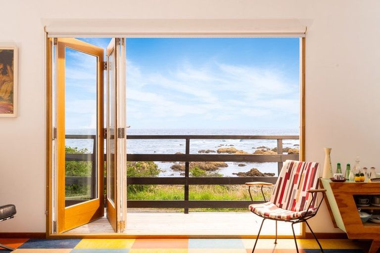 Photo of property in 158 The Esplanade, Houghton Bay, Wellington, 6023