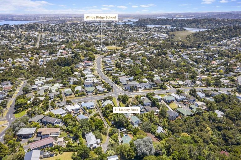 Photo of property in 11 Stanley Road, Glenfield, Auckland, 0629