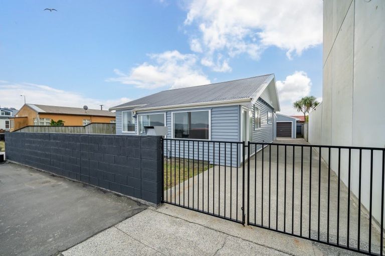 Photo of property in 221 The Esplanade, Petone, Lower Hutt, 5012