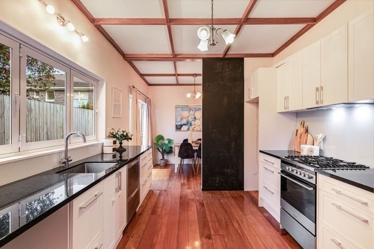 Photo of property in 2/52 Northboro Road, Belmont, Auckland, 0622