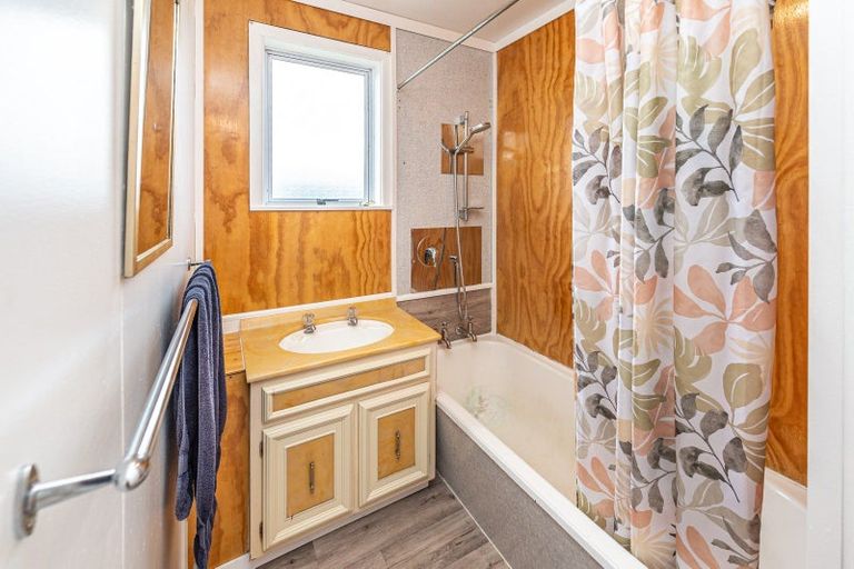 Photo of property in 36 Kowhai Street, Castlecliff, Whanganui, 4501