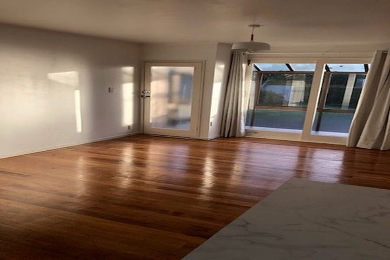 Photo of property in 1/240 Hurstmere Road, Takapuna, Auckland, 0622