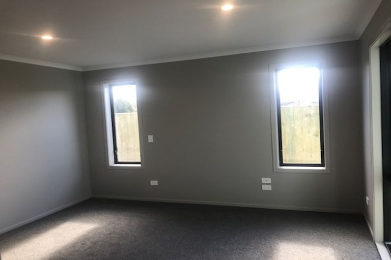 Photo of property in 2 Devon Lane, Carterton, 5713