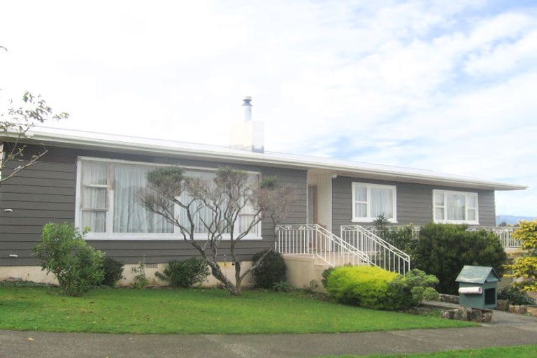 Photo of property in 1 Laurel Grove, Maungaraki, Lower Hutt, 5010