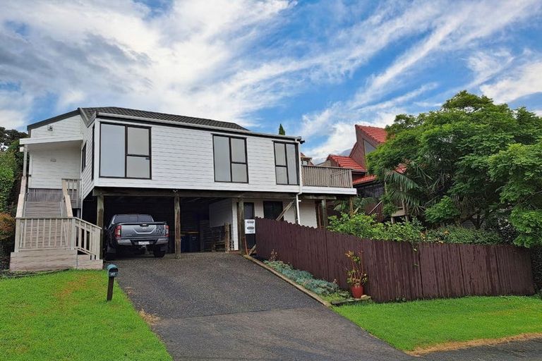 Photo of property in 1/5 Lynngate Place, Hillcrest, Auckland, 0627