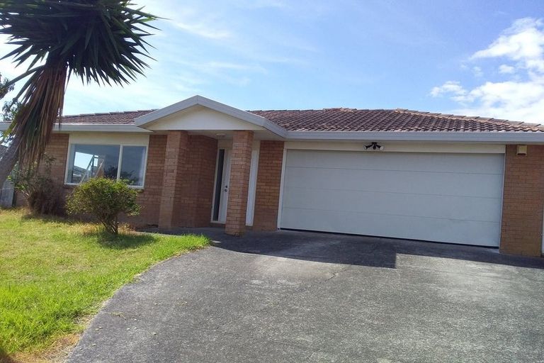 Photo of property in 14 Brook Haven Rise, Clendon Park, Auckland, 2103