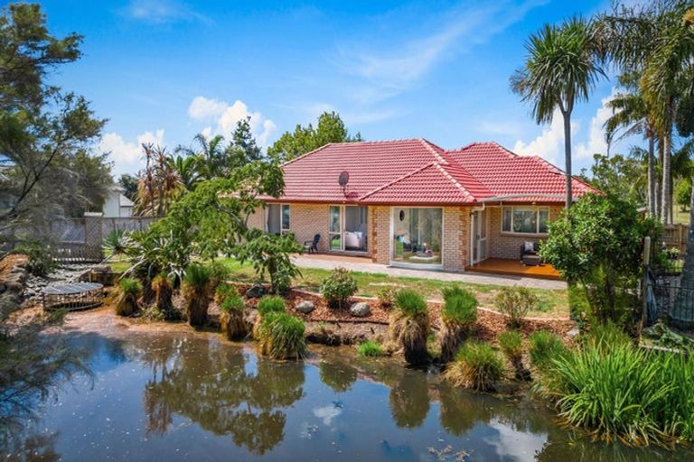 Photo of property in 16 Semillon Avenue, Henderson, Auckland, 0612