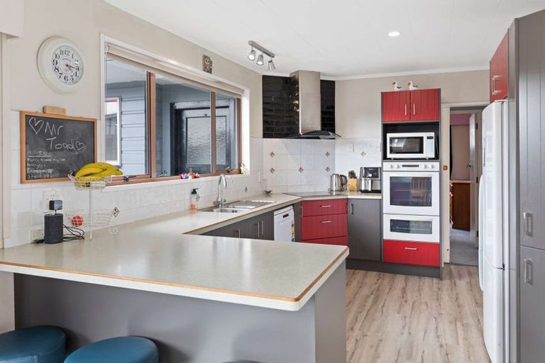 Photo of property in 30 John F Kennedy Drive, Milson, Palmerston North, 4414