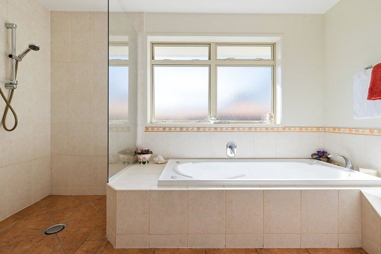 Photo of property in 2 Holmwood Park Drive, Morrinsville, 3300