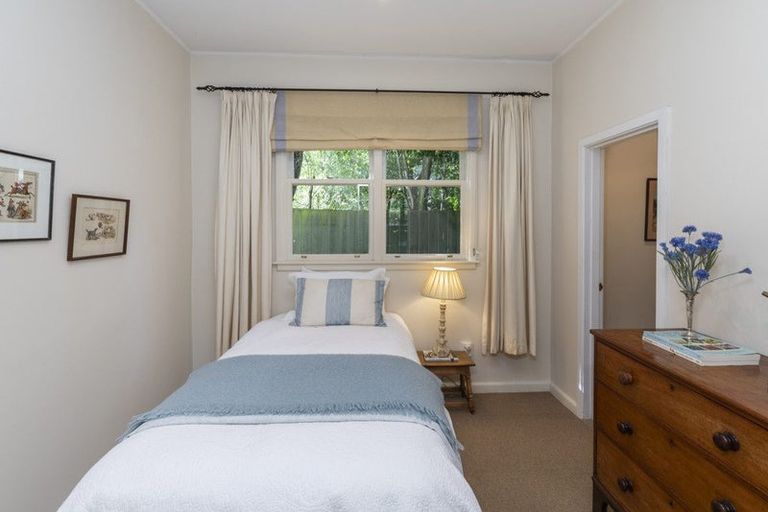 Photo of property in 48 Memorial Avenue, Ilam, Christchurch, 8053