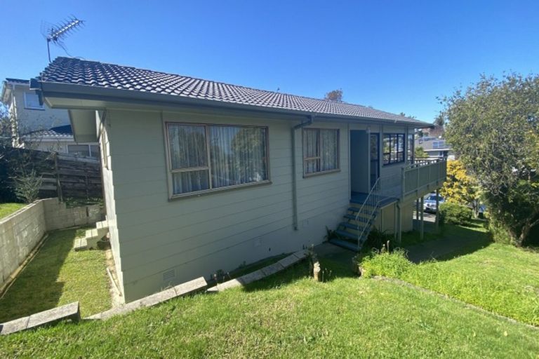 Photo of property in 66 Lavery Place, Sunnynook, Auckland, 0632